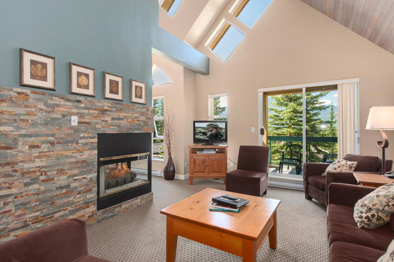 Snowbird Townhouses By Elevate Vacations Whistler Extérieur photo