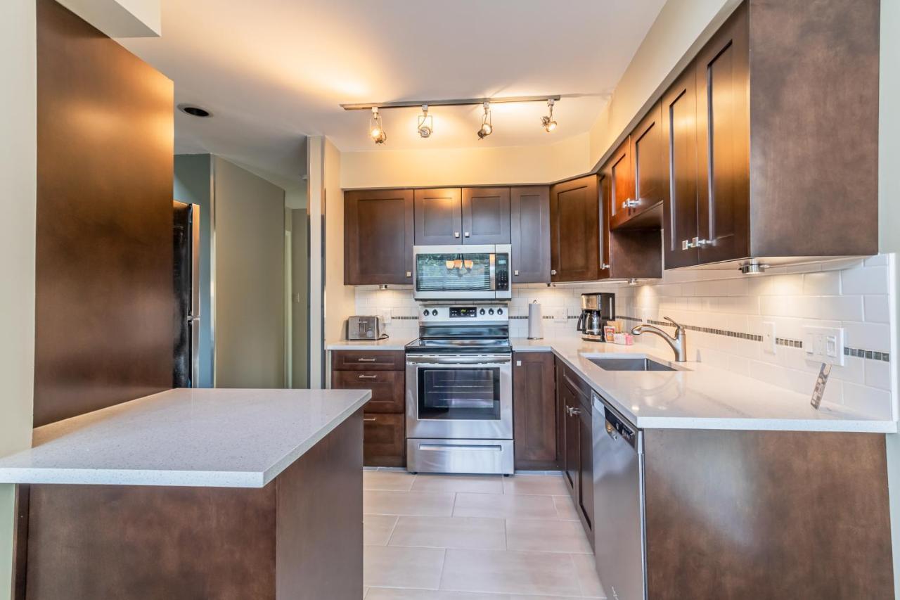 Snowbird Townhouses By Elevate Vacations Whistler Extérieur photo