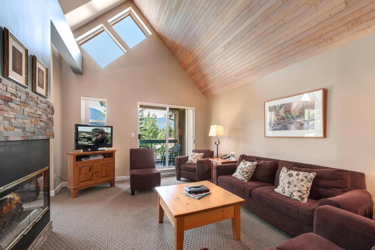 Snowbird Townhouses By Elevate Vacations Whistler Extérieur photo