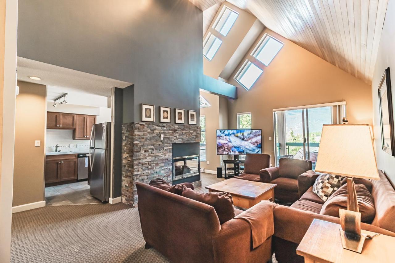 Snowbird Townhouses By Elevate Vacations Whistler Extérieur photo