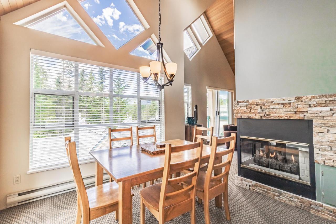 Snowbird Townhouses By Elevate Vacations Whistler Extérieur photo