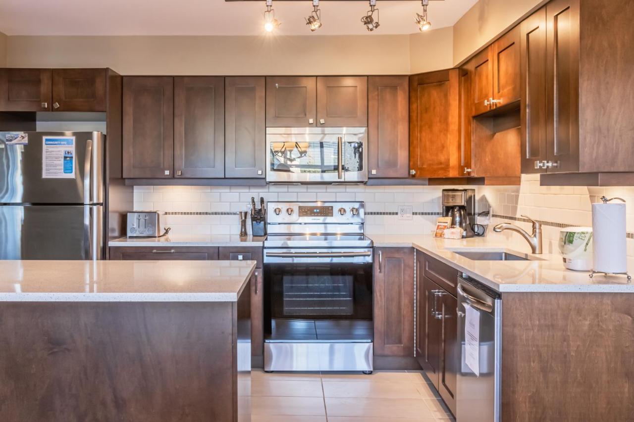 Snowbird Townhouses By Elevate Vacations Whistler Extérieur photo